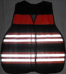 < img src="colete-refletivo-laranja.190T.jpg" alt="colete refletivo tipoblusão cor laranja">