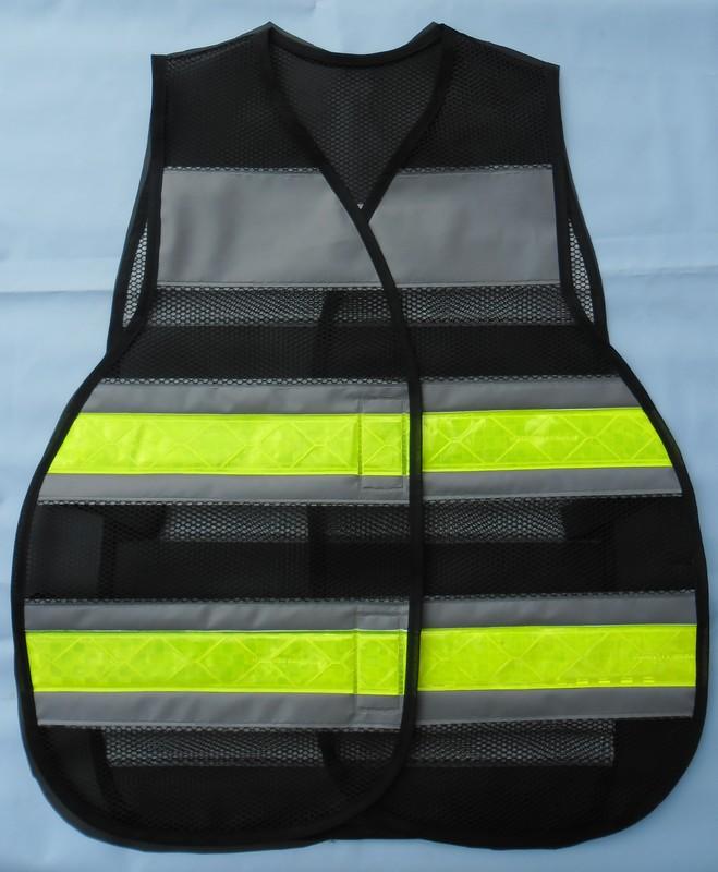 < img src="blusaocinza01.jpg" alt="colete refletivo tipo blusão cor cinza">