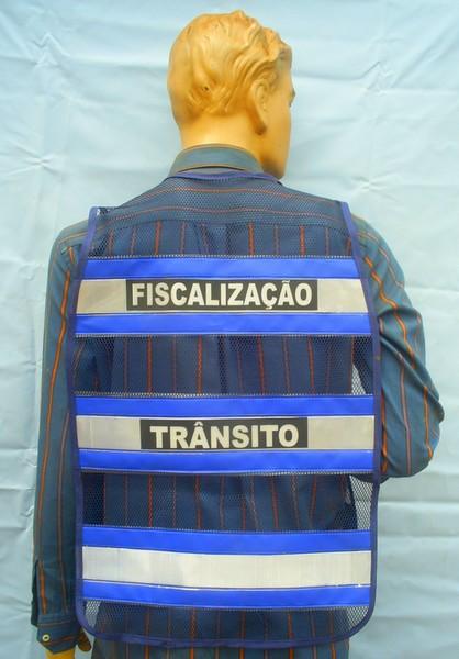 < img src="colete-refletivo-azul-blusaoazul206M.jpg" alt="colete refletivo tipo blusao azul">