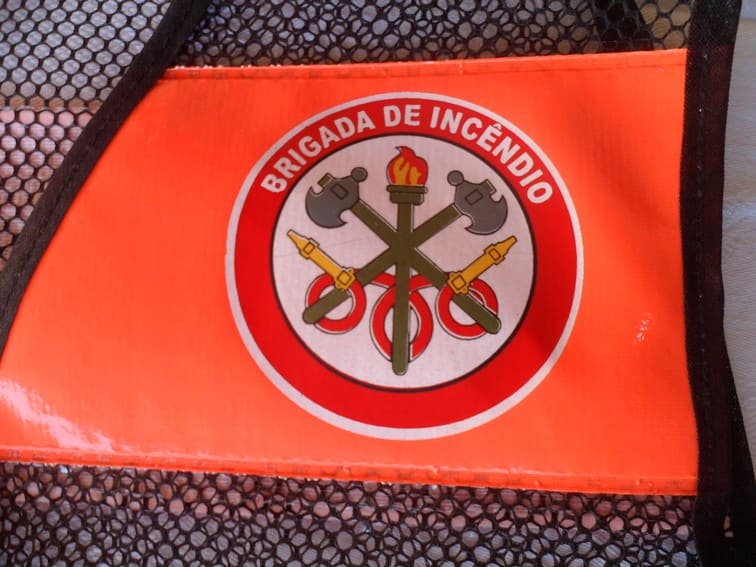 Aplicação de logotipo no Colete Refletivo para Brigada de Incêndio