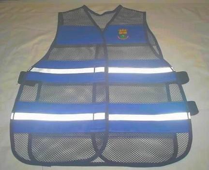< img src=" coletes-refletivos-guardas-municipais.222.jpg" alt="colete refletivo tipo blusão para guardas municipais">