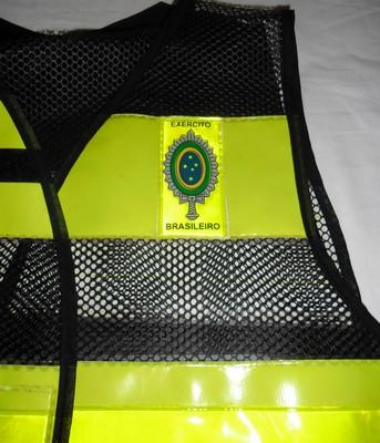 alt="Coletes Refletivos da Polícia do Exército"