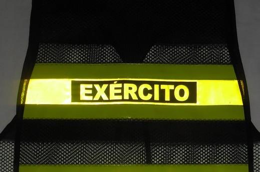 alt="Coletes Refletivos da Polícia do Exército"